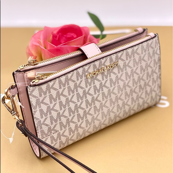 Michael Kors Handbags - Michael Kors Double Zip Wallet Wristlet
